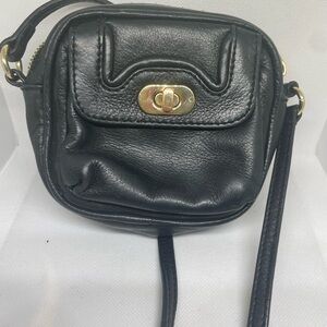 Joelle Hawkens'Sawyer' Crossbody Blk